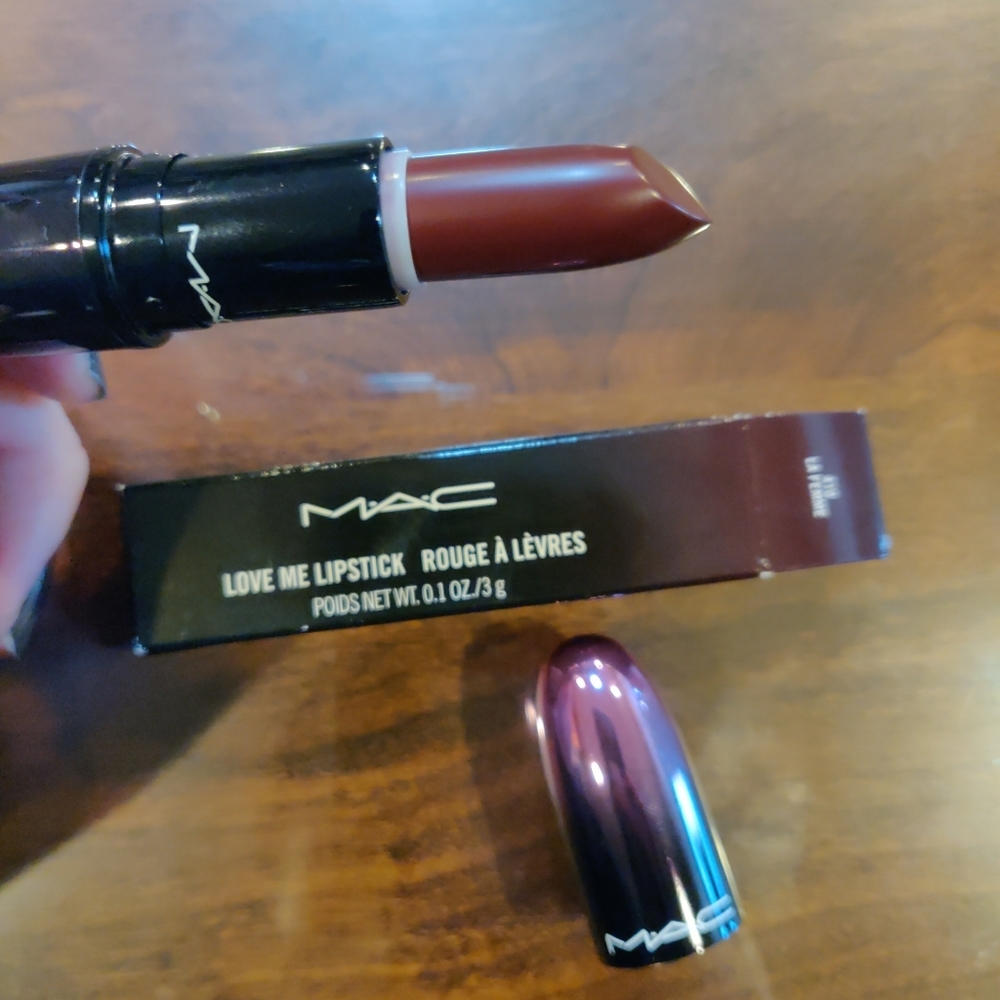 *SOLD* Brand new Mac love me lipstick in La Femme